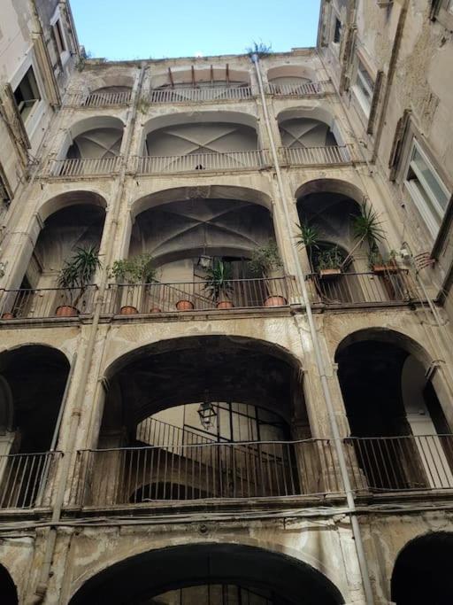 Fashion Cathedral Apartment, Centro Storico Napoli Экстерьер фото